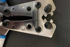 The crimping tool head