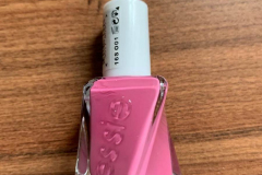 The bottle of essie 522 Longlasting Gel Nail Polish, Nude