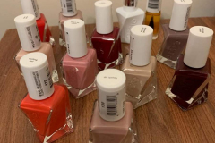 The set of bottles of polish