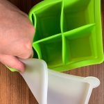 The flexible square tray